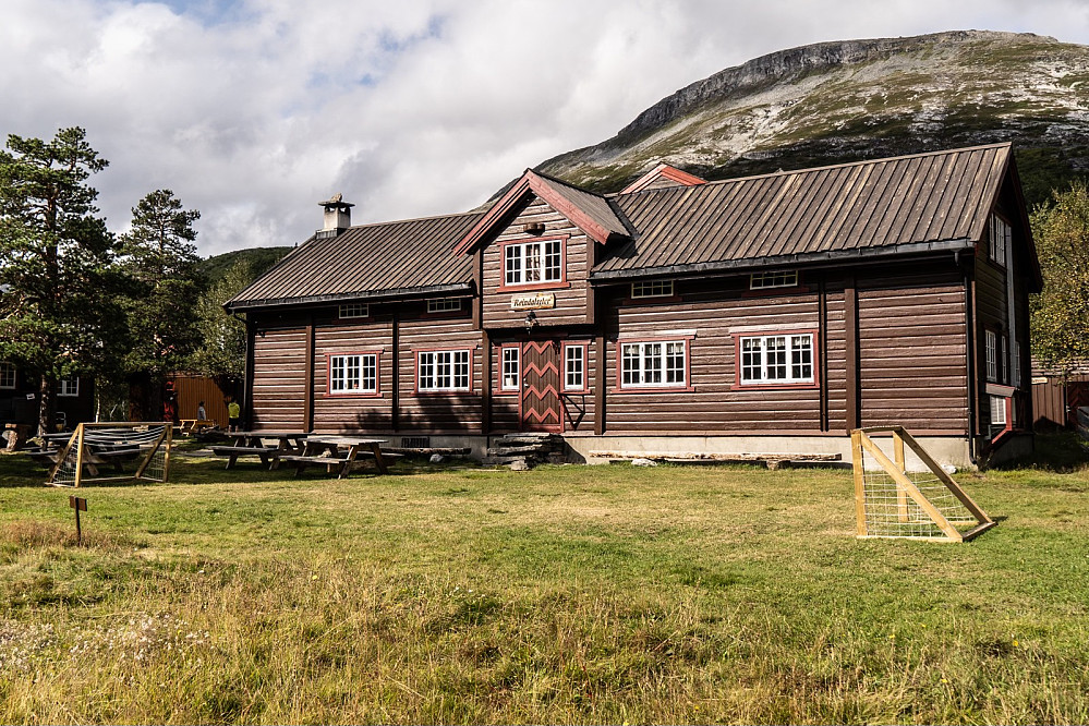 Reindalseter mountain hut in Reindalen valley