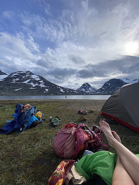 Strandlivet! Friskt bad ved camp Langvatnet. 