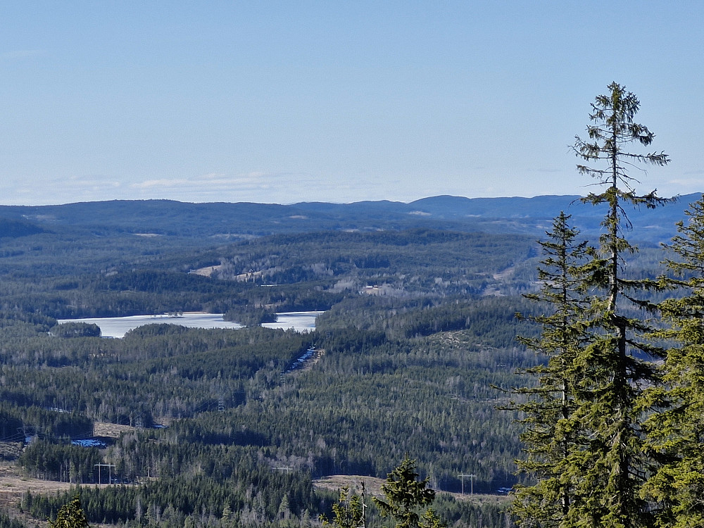 Utsikt fra Varingskollen retning Kjerkeberget
