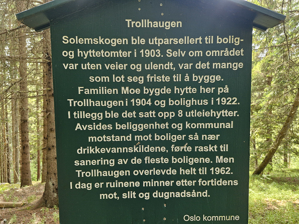 Infoskiltet på Trollhaug