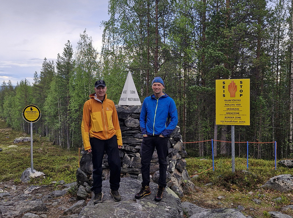 Treriksrøysa, grensen mellom Norge, Russland og Finland, der tre tidssoner møtes