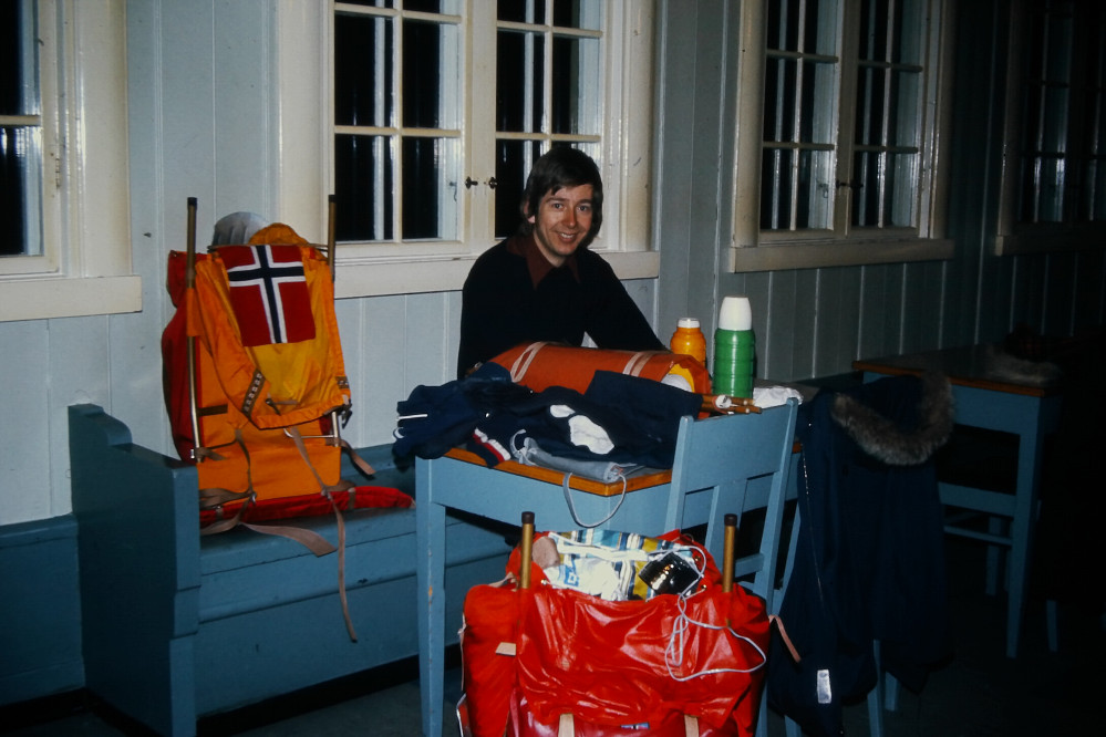 Knut på Hjerkinn tidlig en morgen i mars 1975