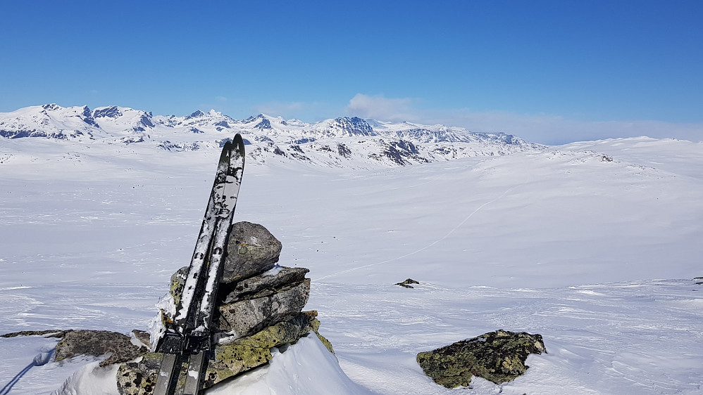 Frå Stornakken mot tindane nord om Bygdin. 