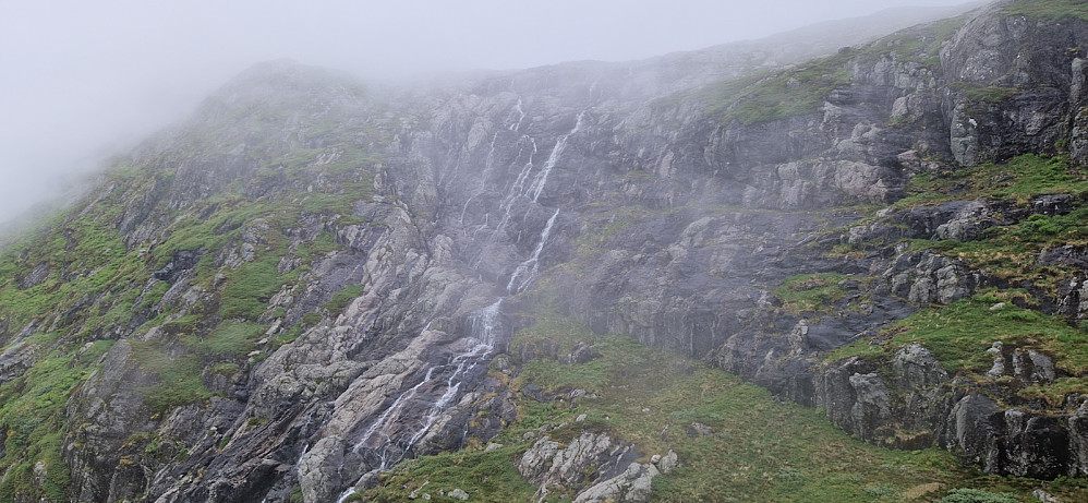 Fjellveggen under Høydalsnipa.