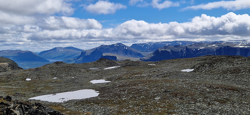 Flotte storfjell rundt Vang.