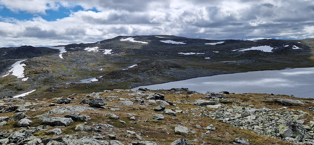 Vi ser tilbake på Skyrifjellet.