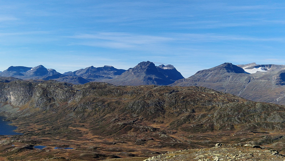 Marabotthornet der eg kom frå (mellom Torfindstindane og Nørdre Kalvehølotinden).