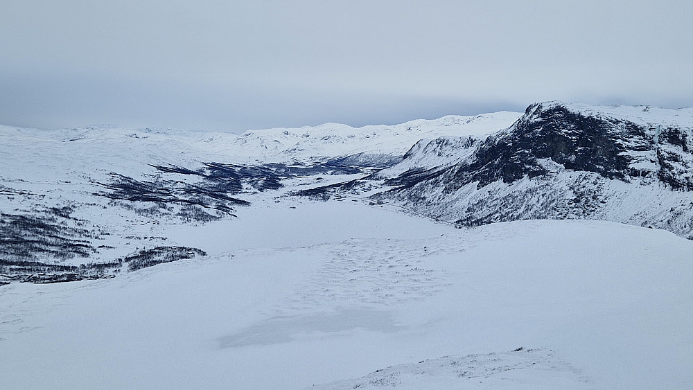 Vestover Otrøvatnet.