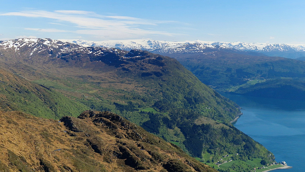 Over Lote. Ser Snønipa