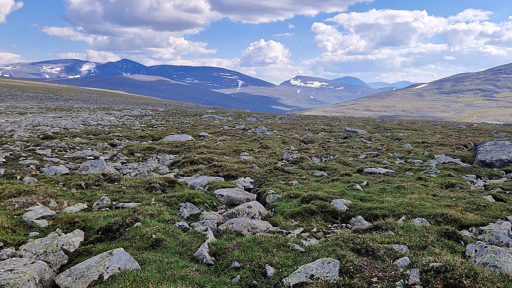Ser ut Trollsteinkvelven mot Veodalen der turen starta.