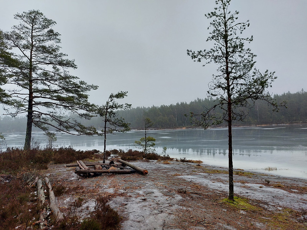Nydelig islagt vann