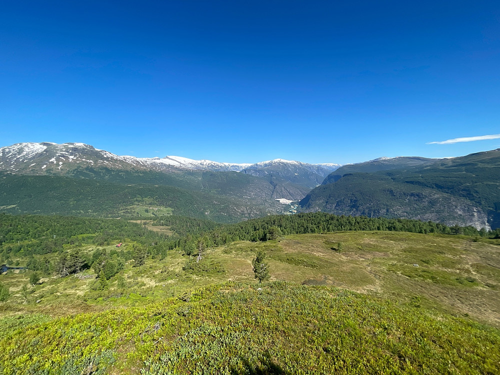 Mot Jostedalen
