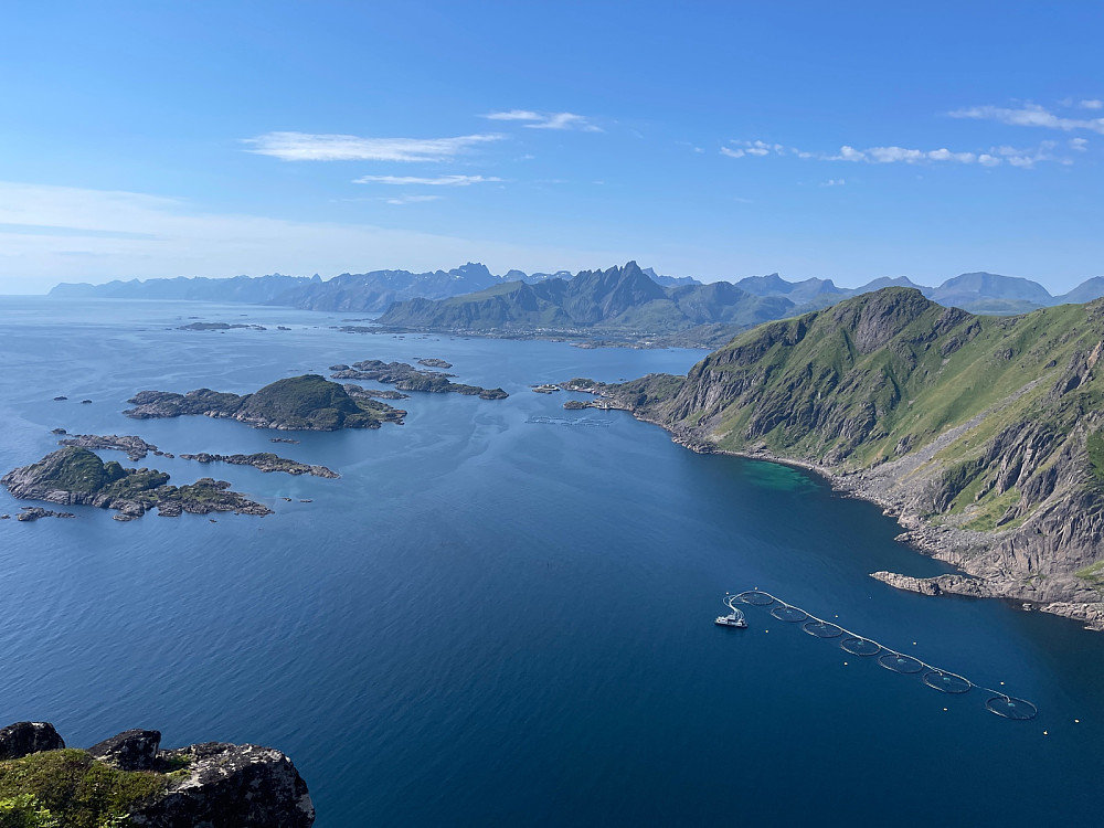 Fra hovedtoppen ned til Mortsund