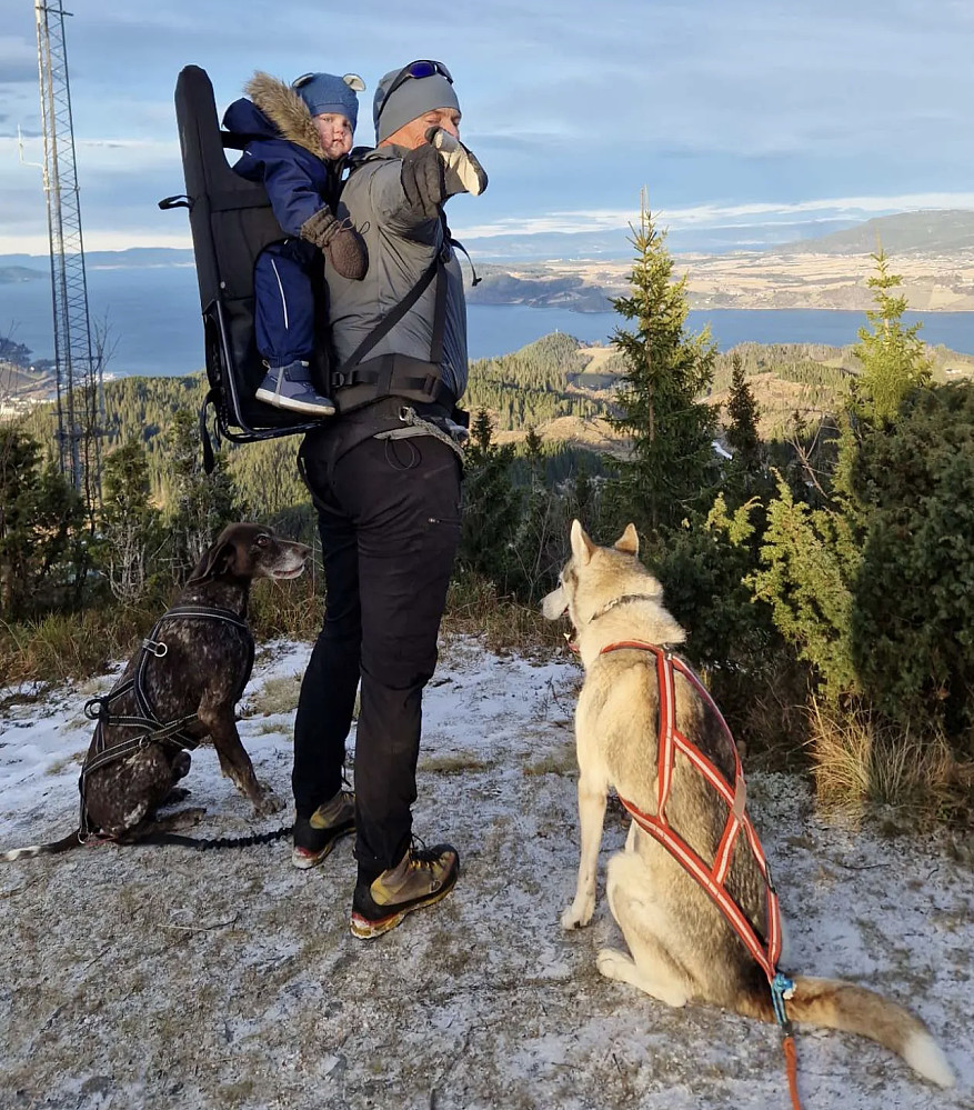 Gutta krutt på toppen