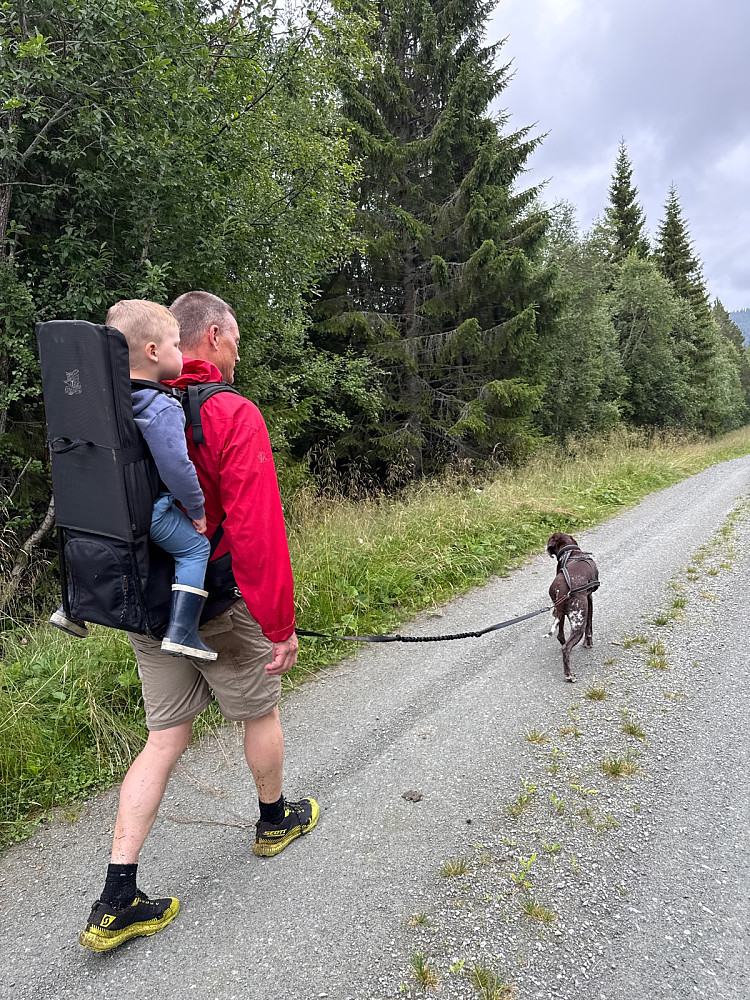 Bra sekketrening med Viktor på ryggen