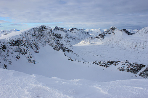 Utsikt fra Austre Kalvehøgde (2178 m).