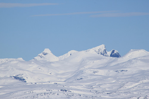 Stølsnostinden (2074 m) og Falketind (2067 m).