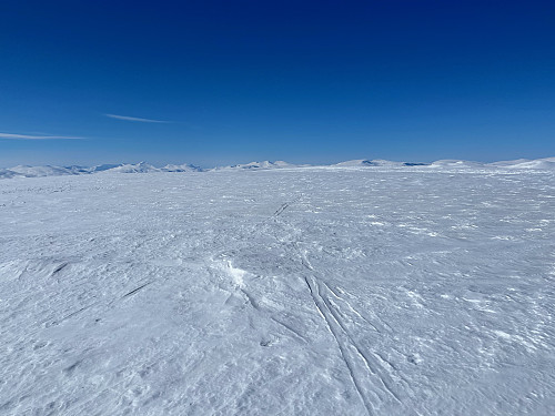 Fra Stamåhjulet (1821 m) med utsikt mot Tafjordfjella i nordvest.