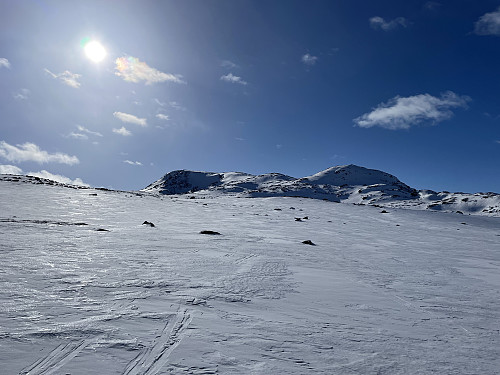 Mot Rasletinden (2105 m).