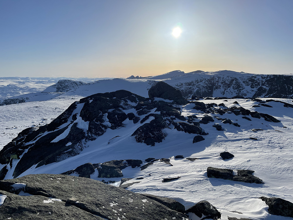 Fra Rasletinden (2105 m) mot vest.