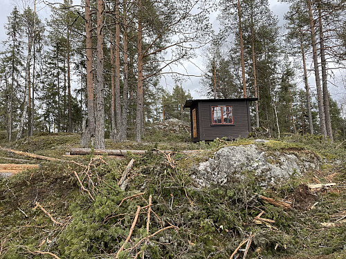 Liten hytte like nedenfor Deighovd (517 m).