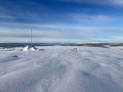 Sjøsæterfjellet (1049 m). Utsikt mot vest.