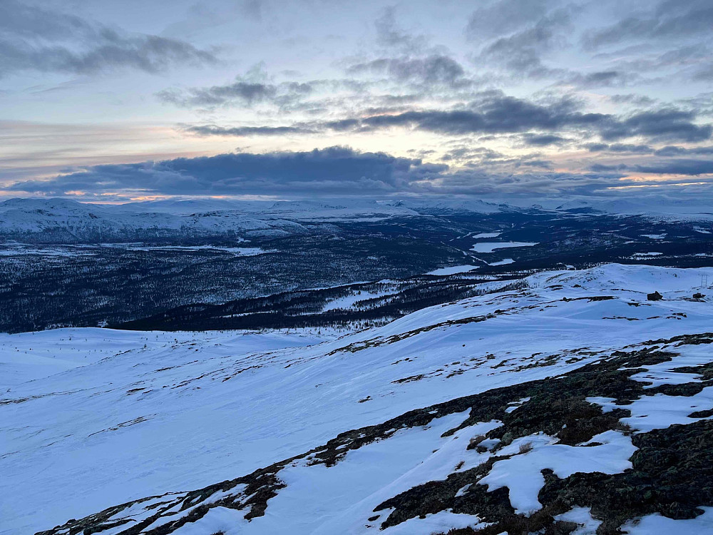 Fra Sprenpiggen (1329 m) med utsikt mot vest.