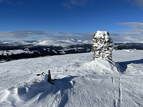 Dynjefjellet (1151 m). Utsikt mot vest.