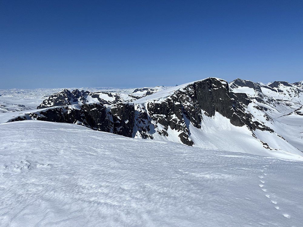Fra Austre Kalvehøgde (2178 m) mot Vestre Kalvehøgde (2208 m).