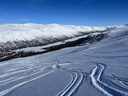Fra oppstigningen ned mot Sota Sæter.