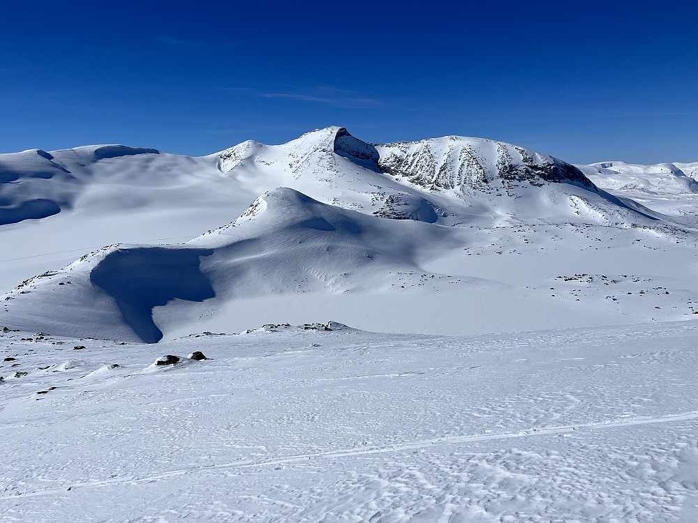 Tverrådalskyrkja (2088 m) fra oppstigningen til Tundradalskyrkja (1970 m).