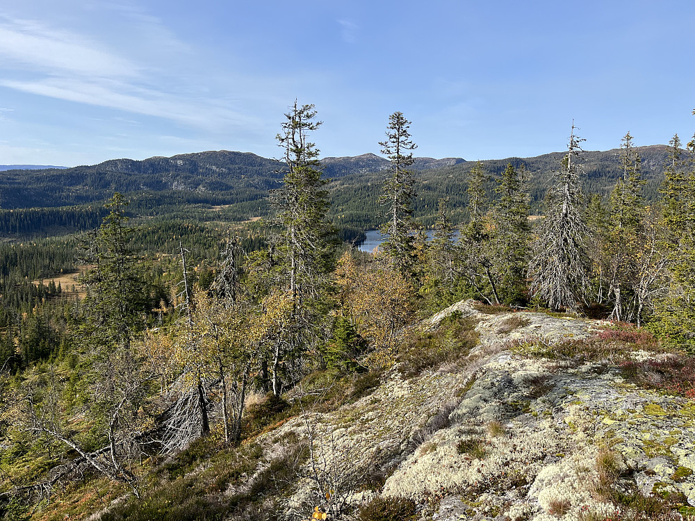 Utsikt mot nordvest fra nordvestryggen til Brennun (863 m).