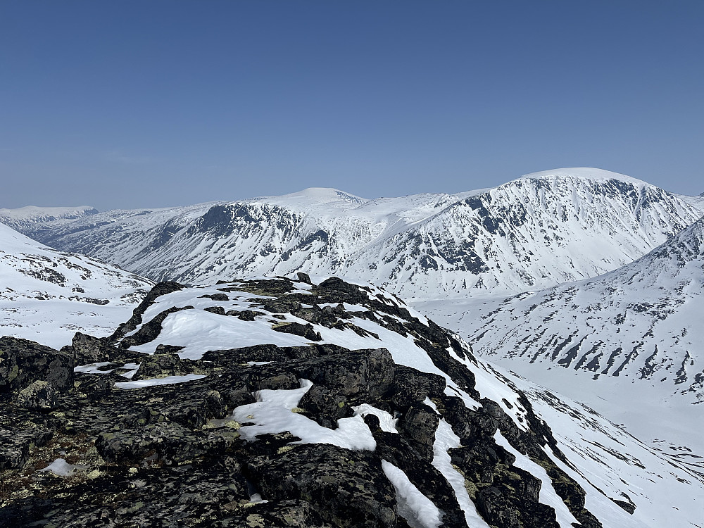 Fra Bukkeholshøe (1865 m) mot Glittertinden og Leirhøe.