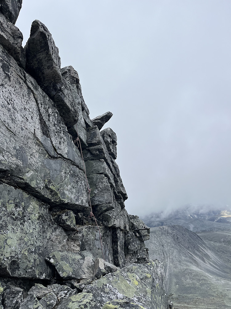 Hammeren (gul trekant) øst for Vestre Langvasstinden.