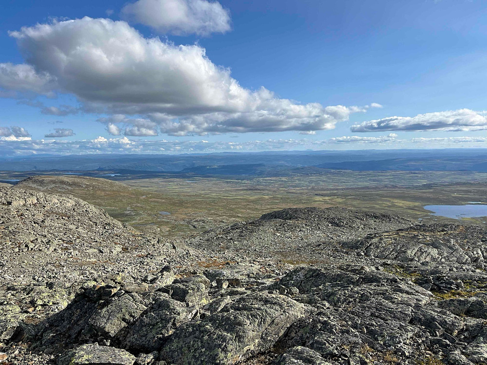 Fra Såta (1622 m) mot syd.