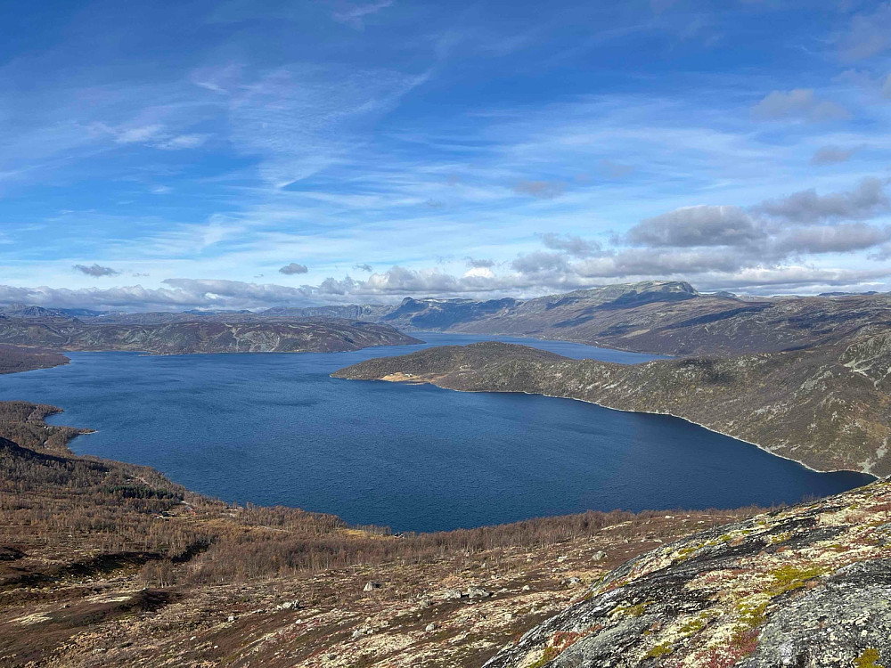 Mot Strandavatnet (978 m).