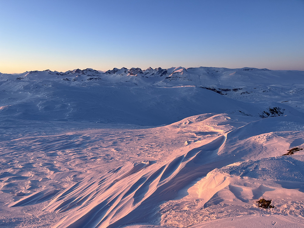 Fra Mugnetinden mot nord.