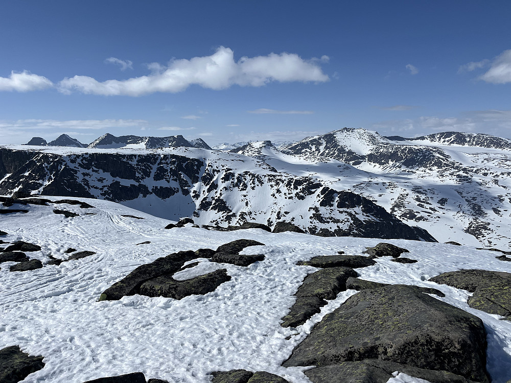 Fra Rasletinden (2105 m) mot nord.