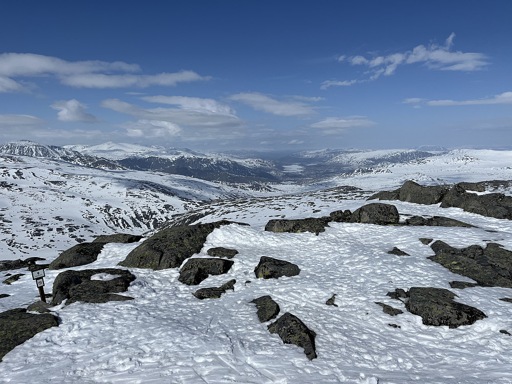 Fra Rasletinden (2105 m) mot nordøst.