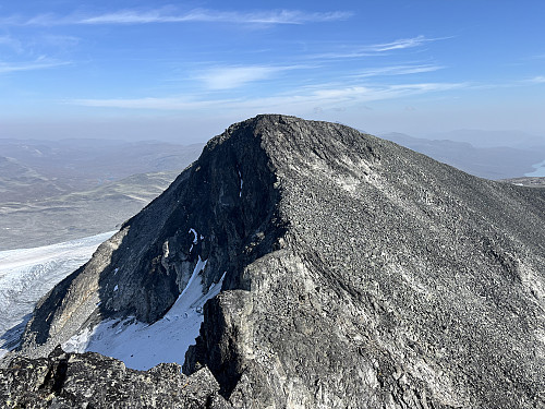 Fra Sørvestre Styggehøbreatinden (2220 m) mot Søraustre Styggehøbreatinden (2232 m).
