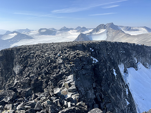 Utsikt mot vest fra Sørvestre Styggehøbreatinden (2220 m).