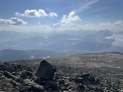 Fra Surtningssue (2368 m) mot vest.
