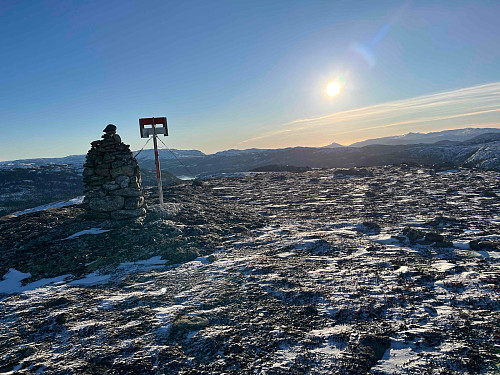 Fra Strøslifjell (1107 m) mot Hestgjuvnatten (1069 m) og Norefjell i syd.