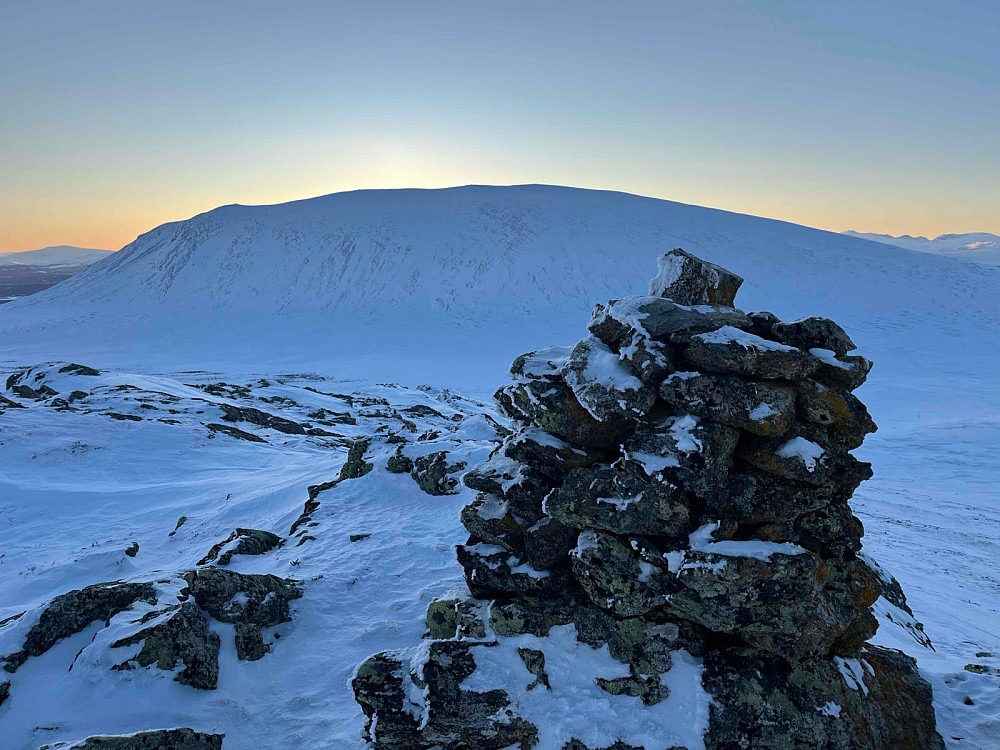 Fra Kviknegråhø mot Heidalsmuen (1745 m).