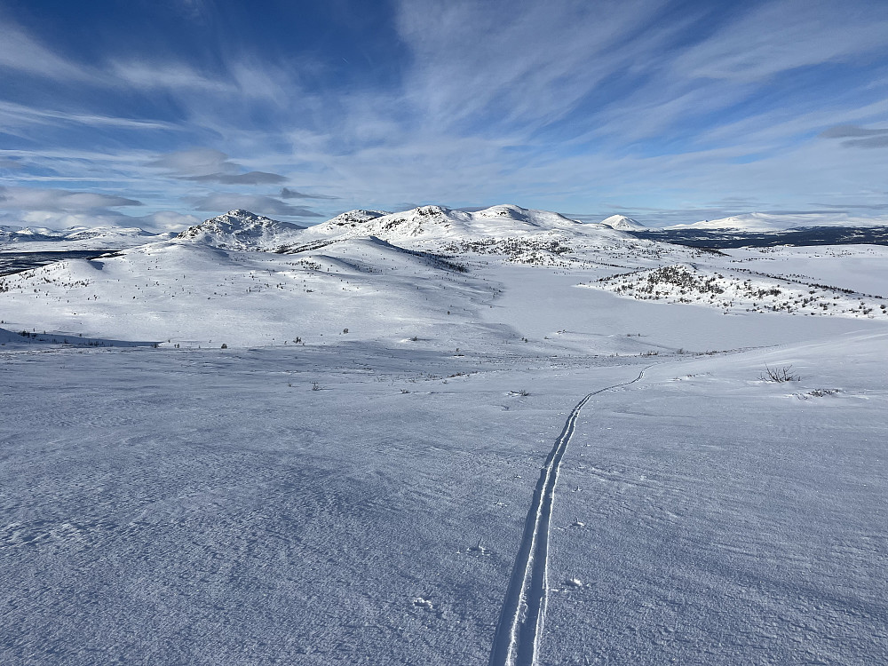 Fra oppstigningen til Krusgravkampen (1280 m) mot Storhøpiggen (1434 m) i nordvest.