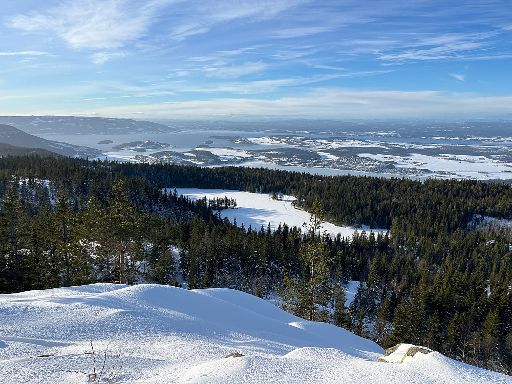 Utsikt fra Gyrihaugen (682 m) mot sydvest.