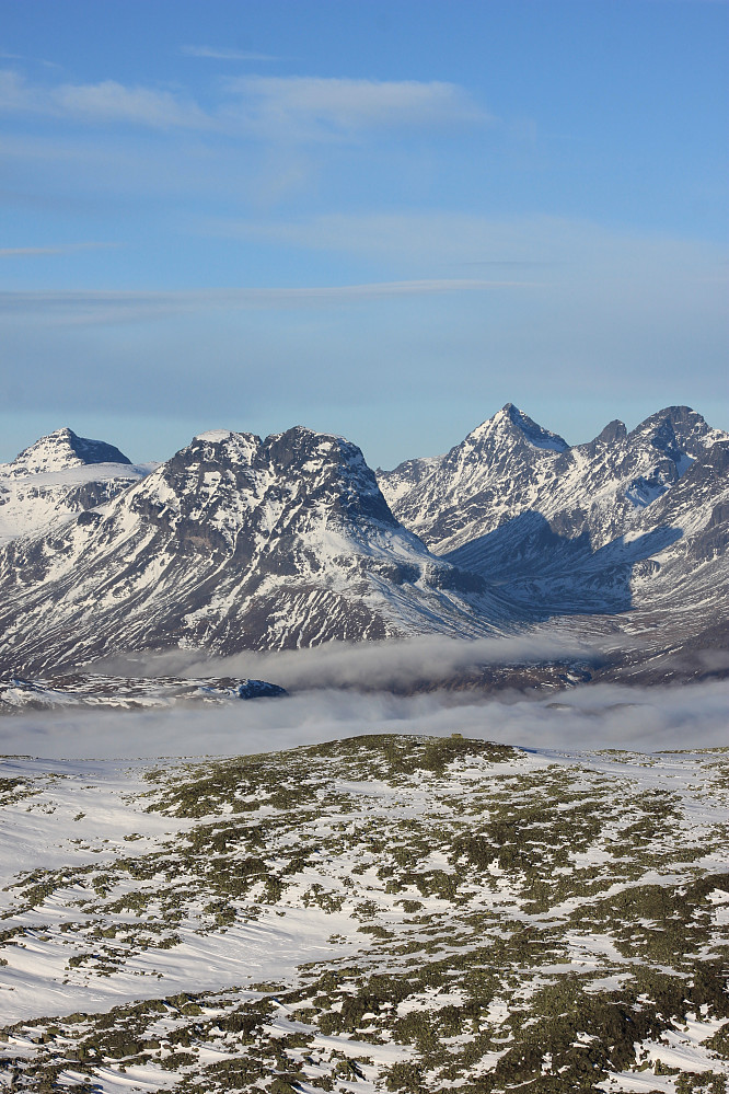 Mot Svartdalen og Gjendealpene.
