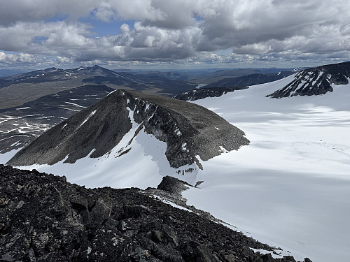 Fra Store Veotinden (2240 m) mot Nørdre Styggehøbreatinden (2168 m).