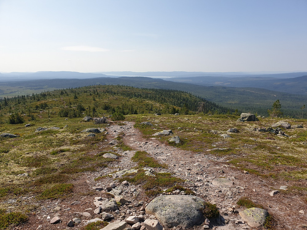 Osensjøen i det fjerne, på vei ned