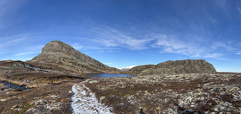 Landskapsbilde av Store- og Veslehorn